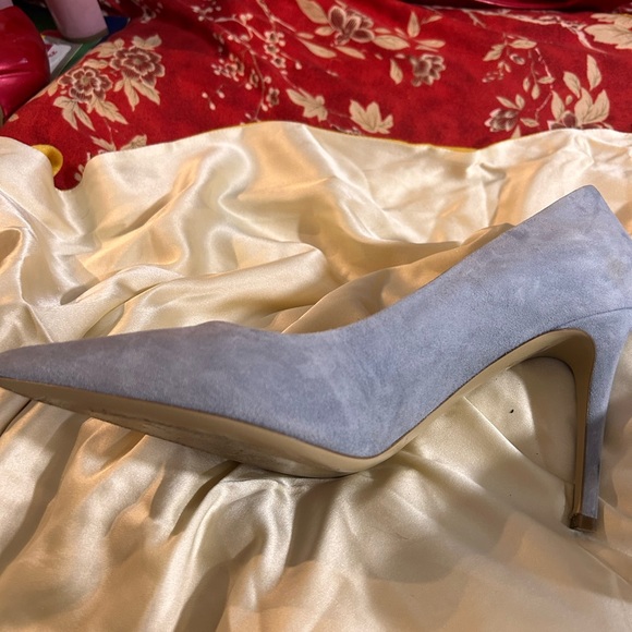 Baby blue suede pumps from M Gémi.  Never worn outside my apartment.  Fabulous! - Picture 3 of 9